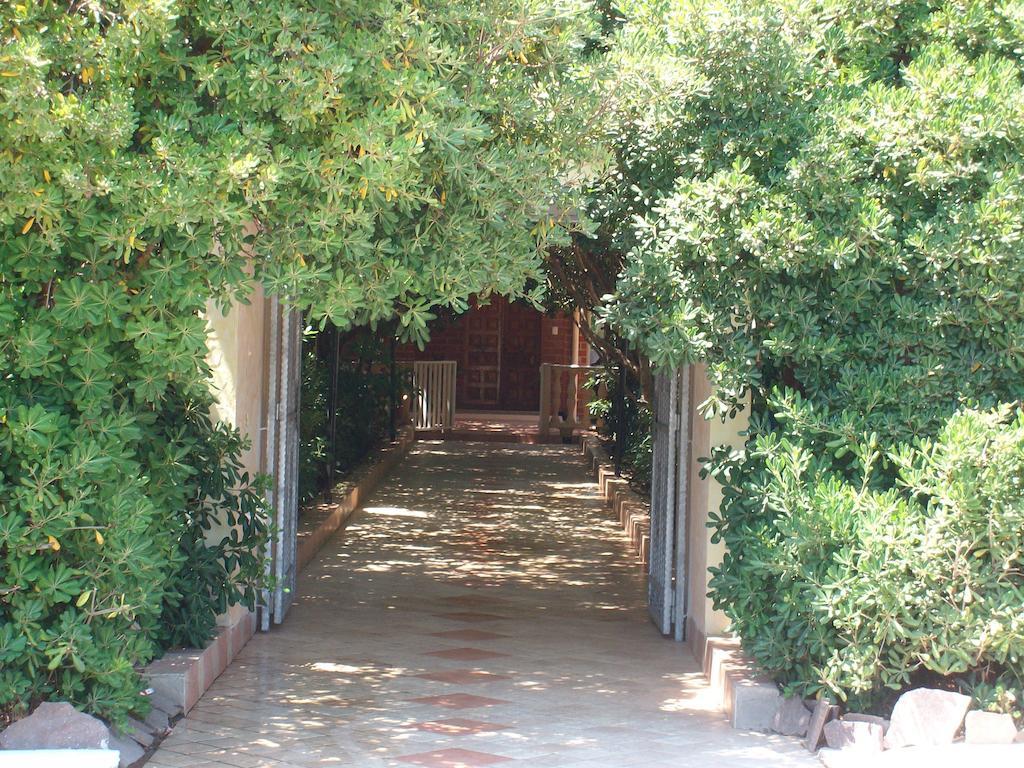 Sa Domu Sarda Bed & Breakfast Piscinas Bagian luar foto