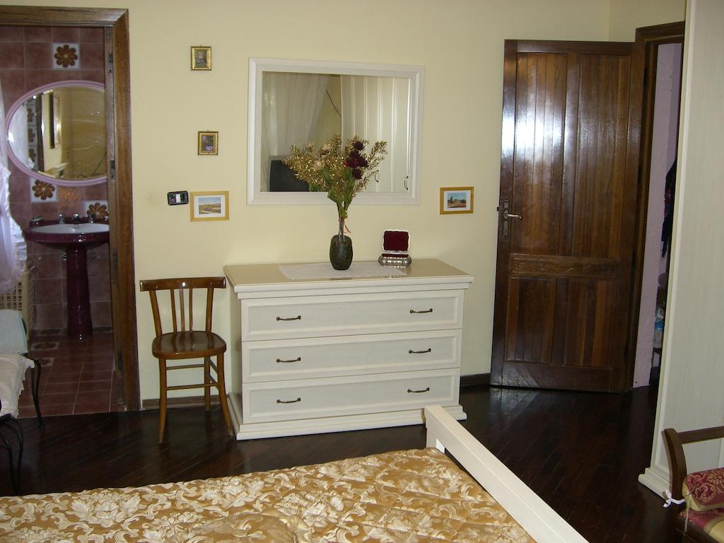 Sa Domu Sarda Bed & Breakfast Piscinas Bagian luar foto